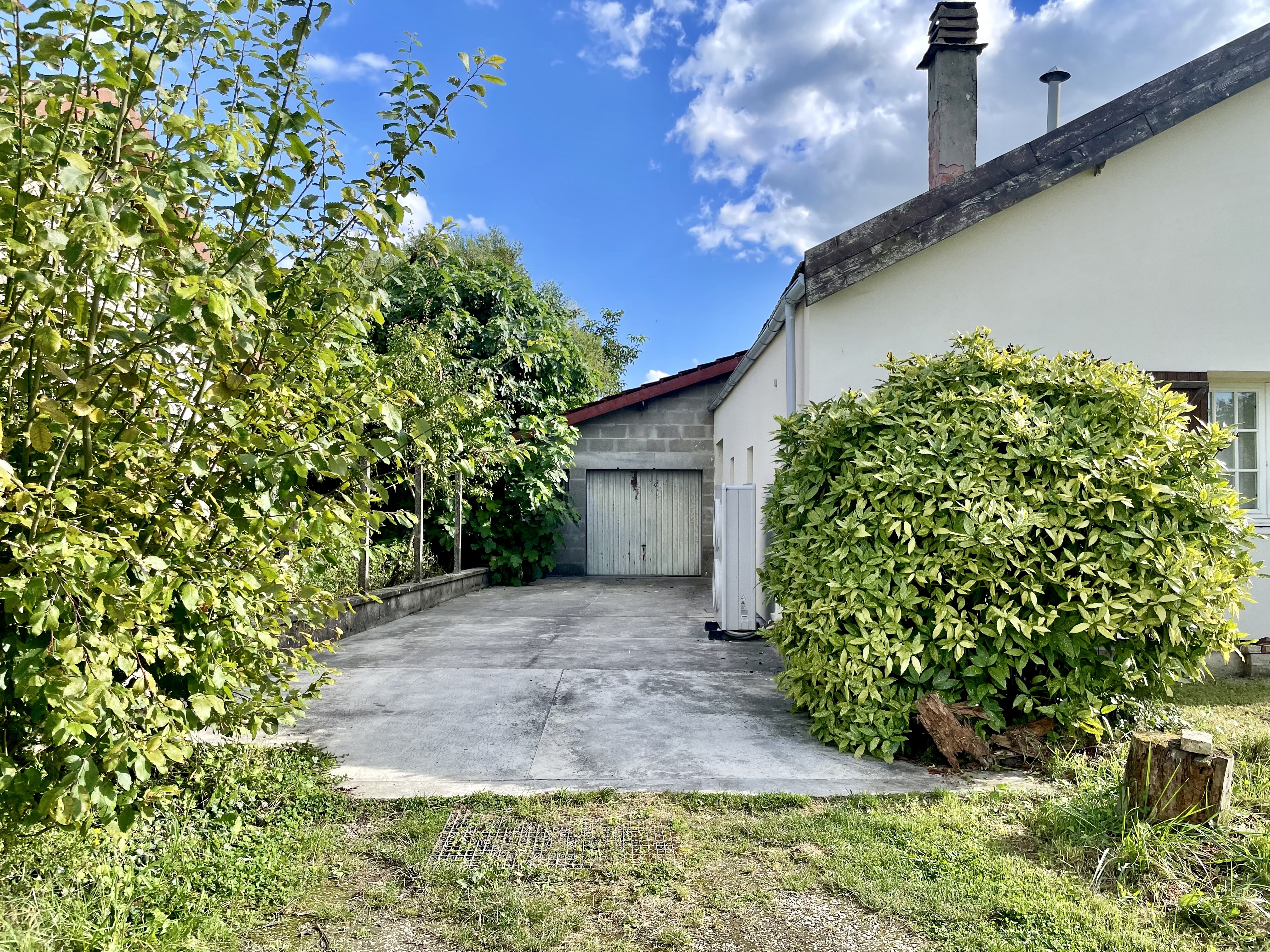 Maison Charmont - Garage vue gauche